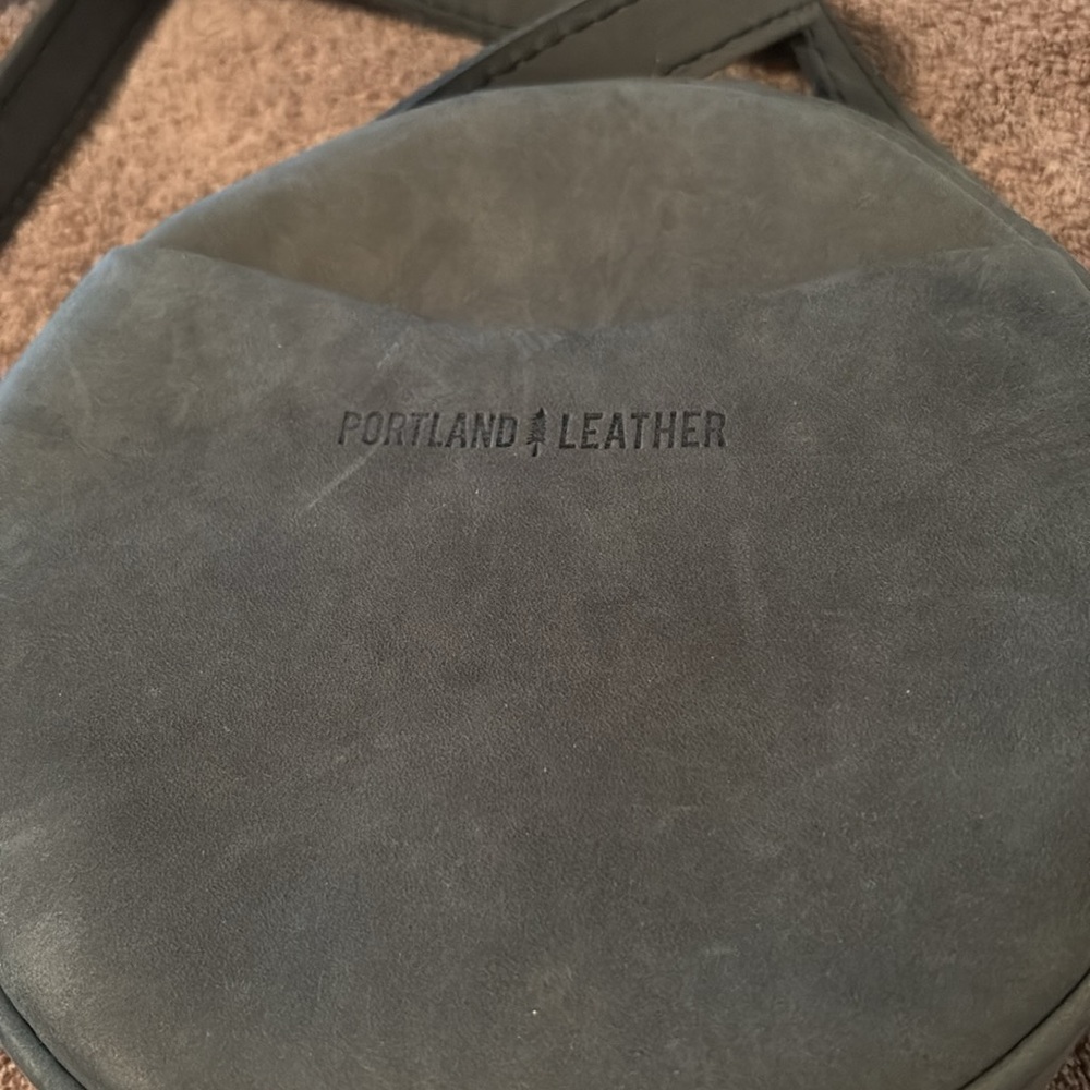 Portland Leather Circle Small Crossbody Bag “almost perfect” - Storm - Picture 2 of 5